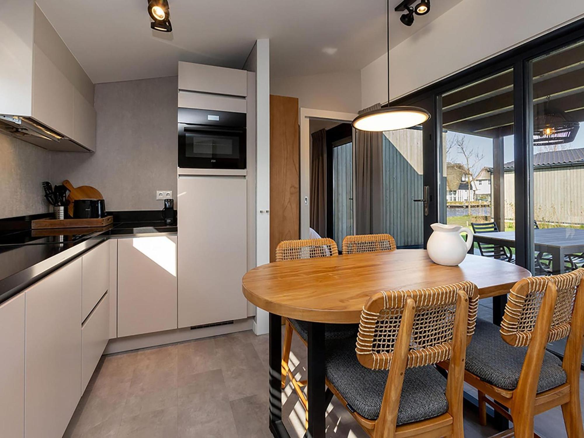 Luxury Docklodge On The Water Delfstrahuizen Экстерьер фото