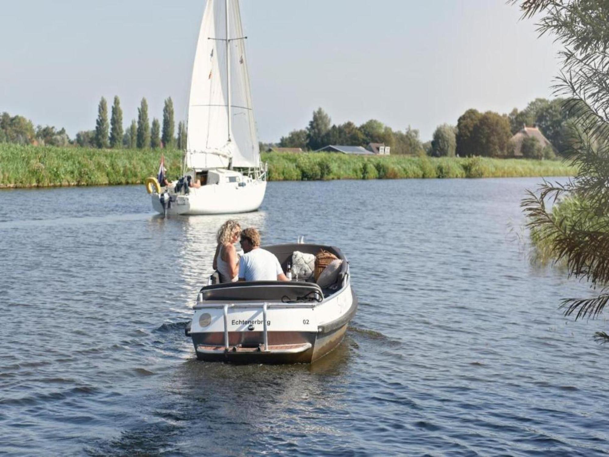 Luxury Docklodge On The Water Delfstrahuizen Экстерьер фото